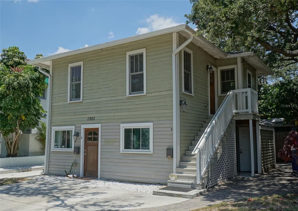 1901 W BRISTOL AVENUE UNIT B TAMPA, FL 33606