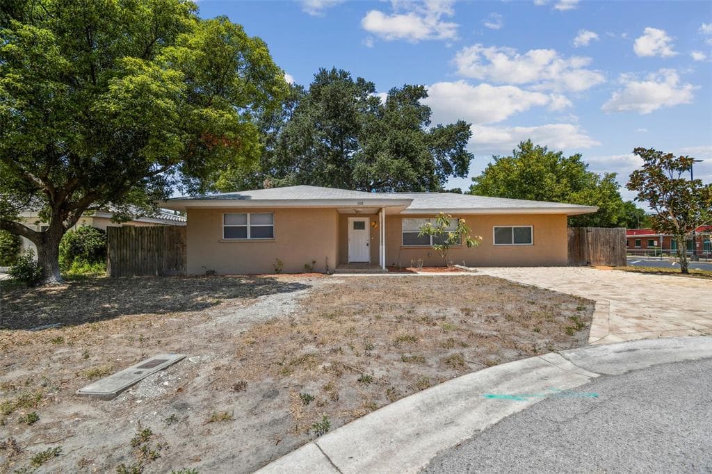 1660 SAN HELEN DRIVE DUNEDIN, FL 34698