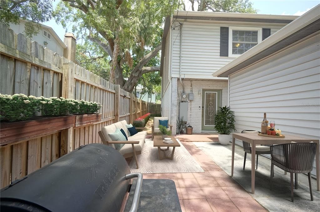 2527 W TENNESSEE AVENUE TAMPA, FL 33629