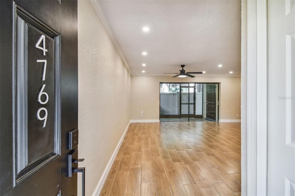 4769 PURITAN CIRCLE UNIT 401 TAMPA, FL 33617