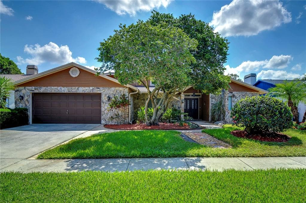 16505 E COURSE DRIVE TAMPA, FL 33624