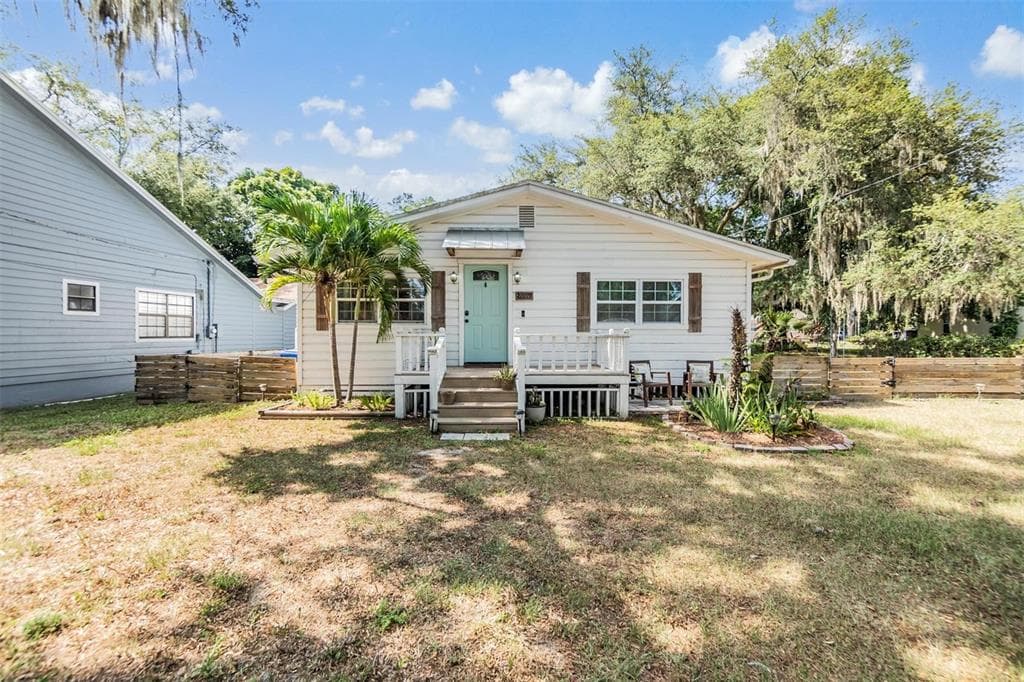 2009 S VILLAGE AVENUE TAMPA, FL 33612