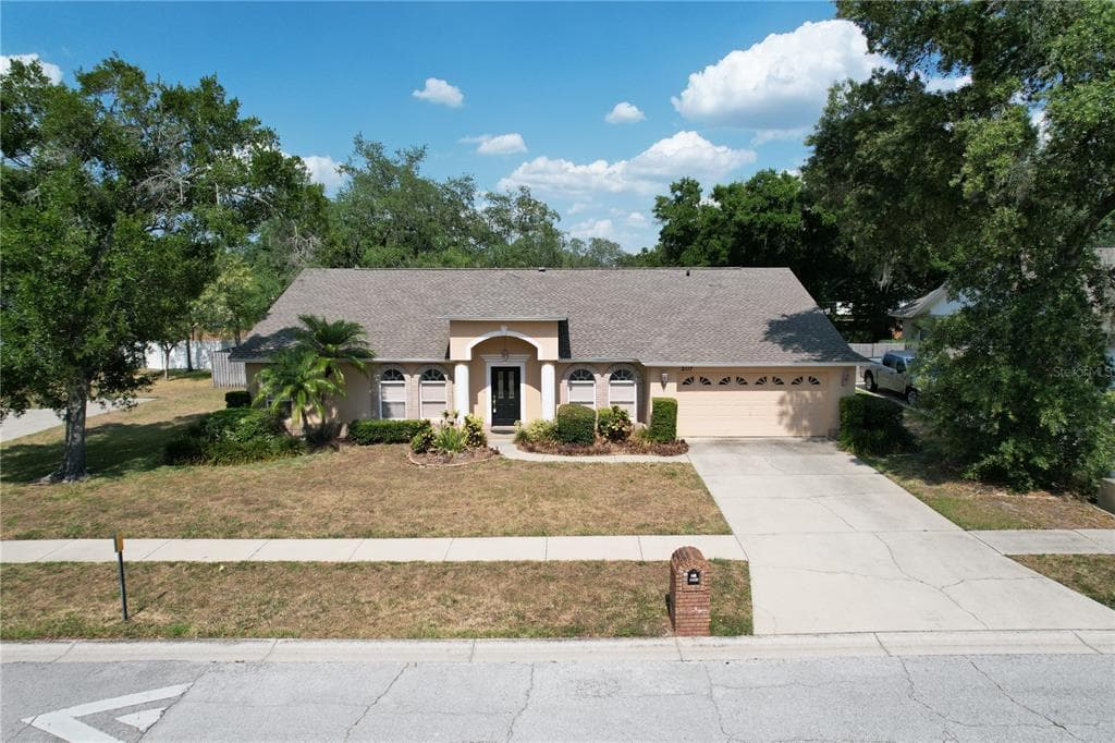 2117 LAINDALE PLACE VALRICO, FL 33596