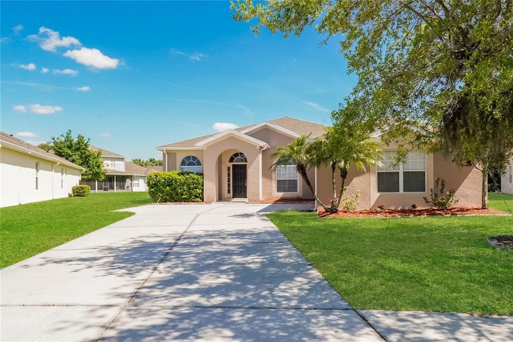 2312 MEADOW OAK CIRCLE KISSIMMEE, FL 34746