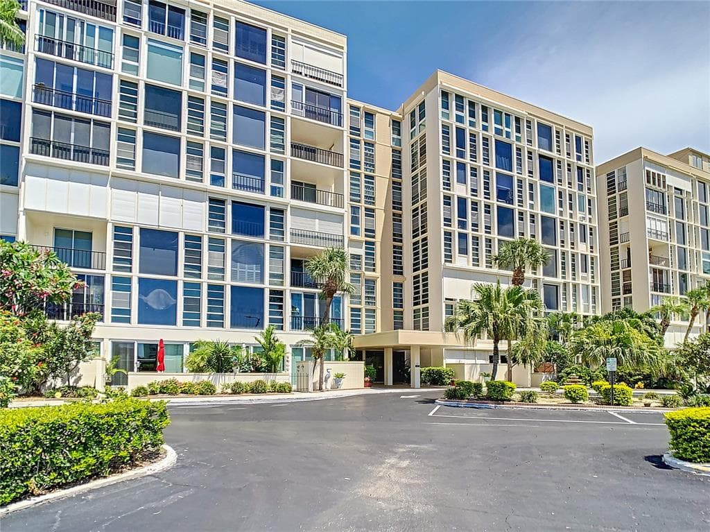 7400 SUN ISLAND DRIVE S UNIT 503 SOUTH PASADENA, FL 33707