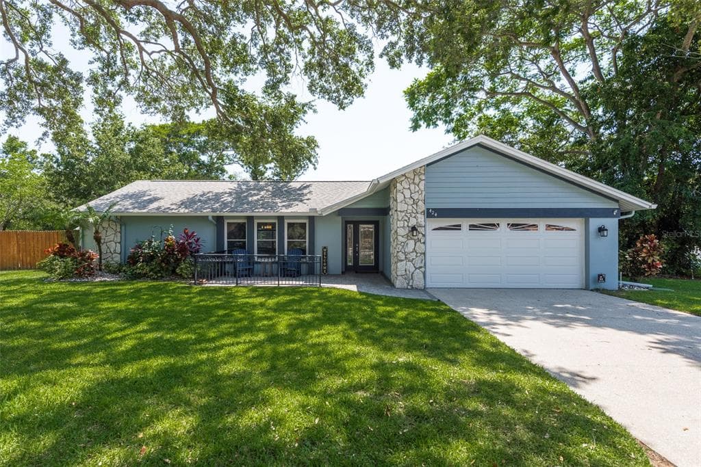 424 OAK BROOK TERRACE PALM HARBOR, FL 34684