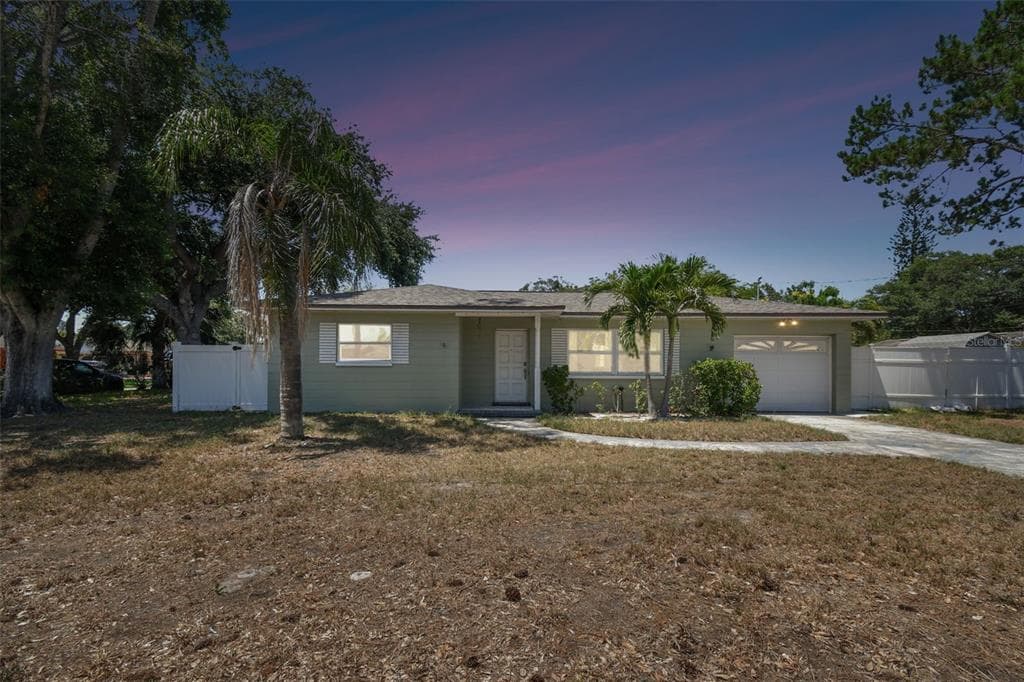 7823 42 AVENUE NORTH ST PETERSBURG, FL 33709
