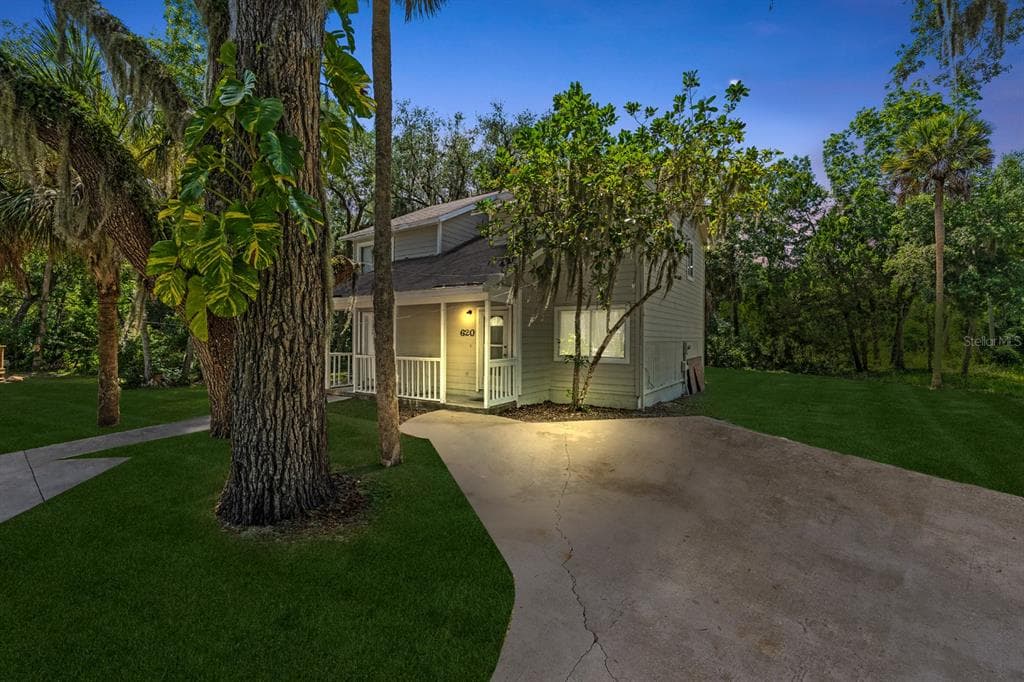618-620 WARN REE CIRCLE NEW SMYRNA BEACH, FL 32168
