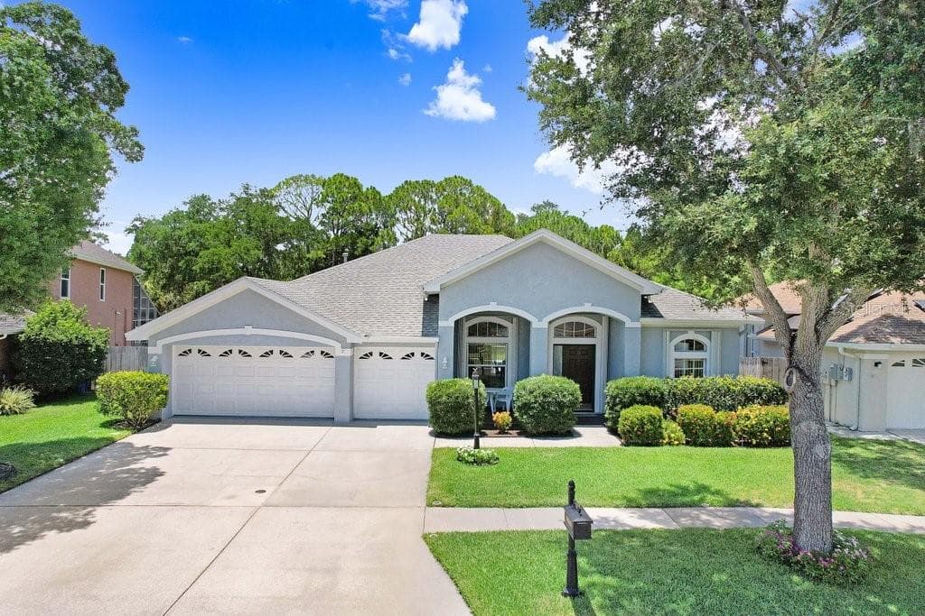 10008 BENNINGTON DRIVE TAMPA, FL 33626
