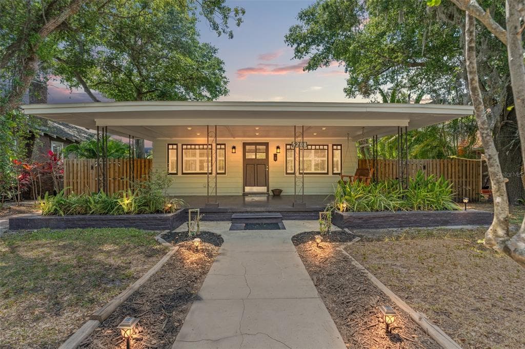 5208 N SUWANEE AVENUE TAMPA, FL 33603