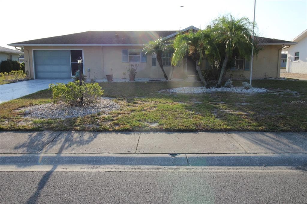 1213 W DEL WEBB BOULEVARD UNIT 38 SUN CITY CENTER, FL 33573