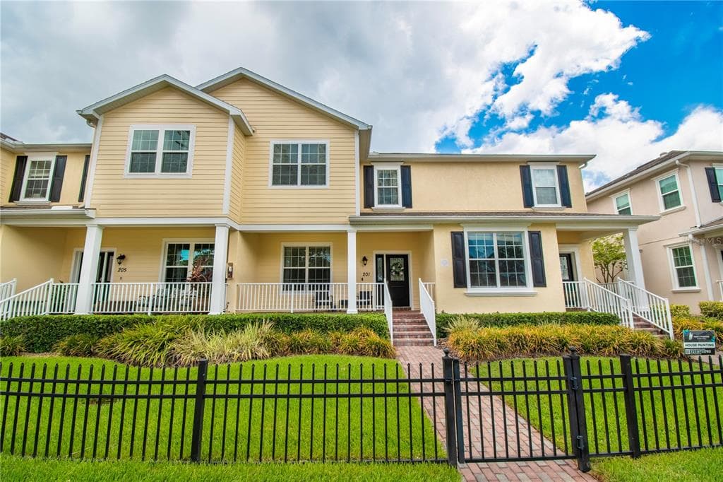 201 49TH AVENUE N ST PETERSBURG, FL 33703