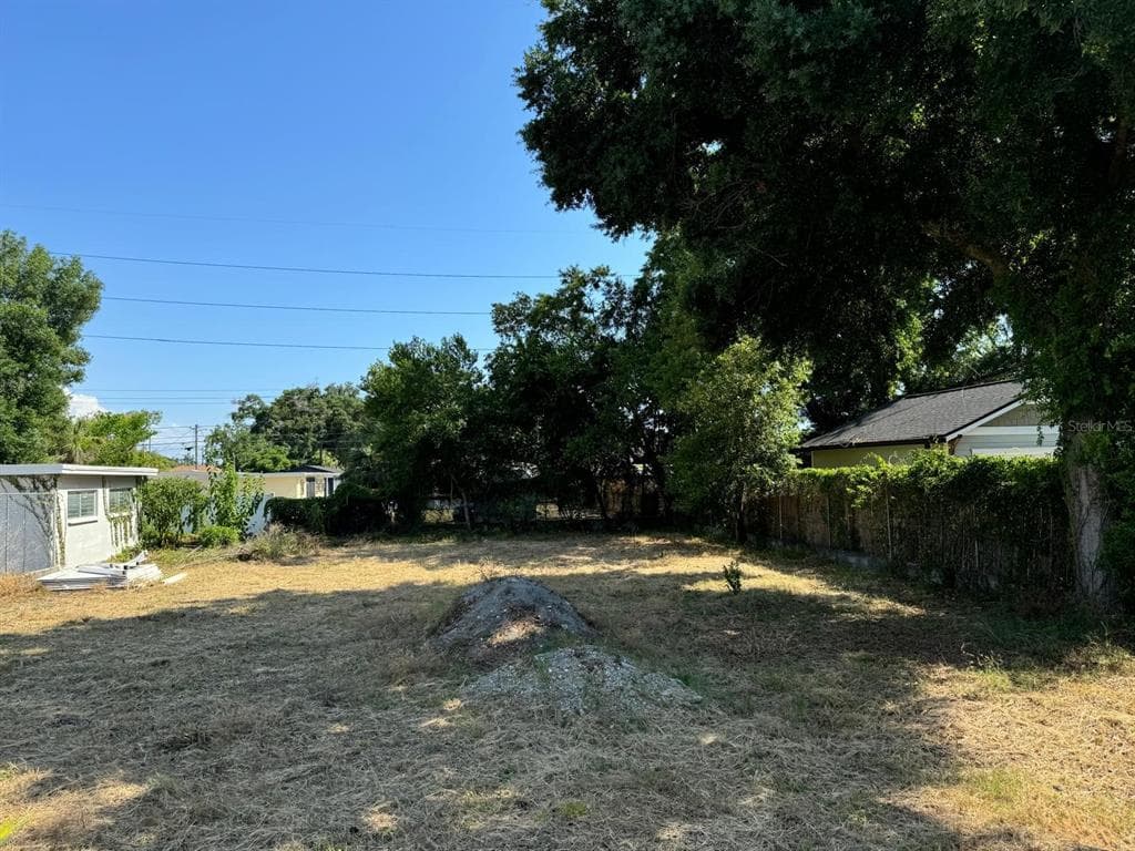 1407 E 31 AVENUE TAMPA, FL 33603
