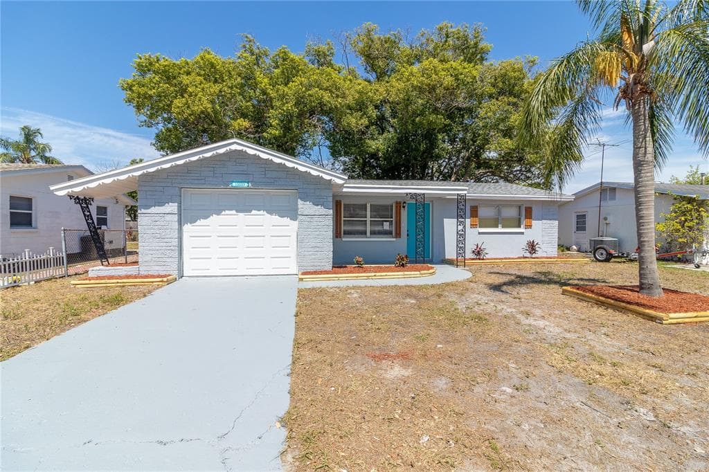 10033 BRANDYWINE LANE PORT RICHEY, FL 34668