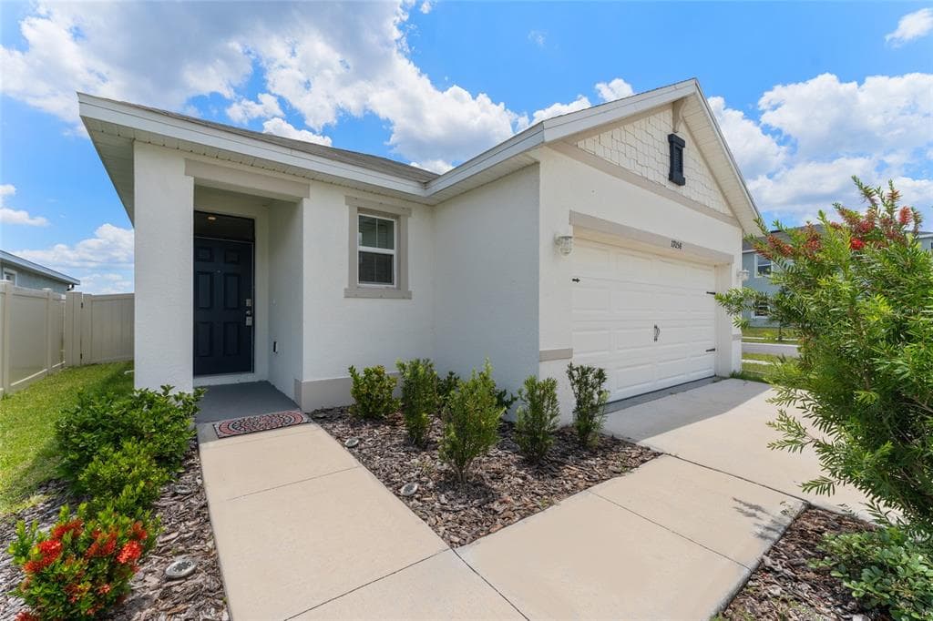 17058 OVAL RUM DRIVE WIMAUMA, FL 33598