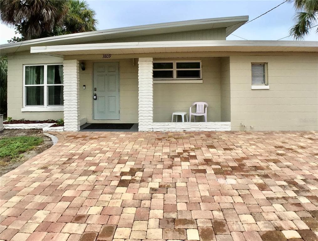 3809 W VASCONIA STREET TAMPA, FL 33629