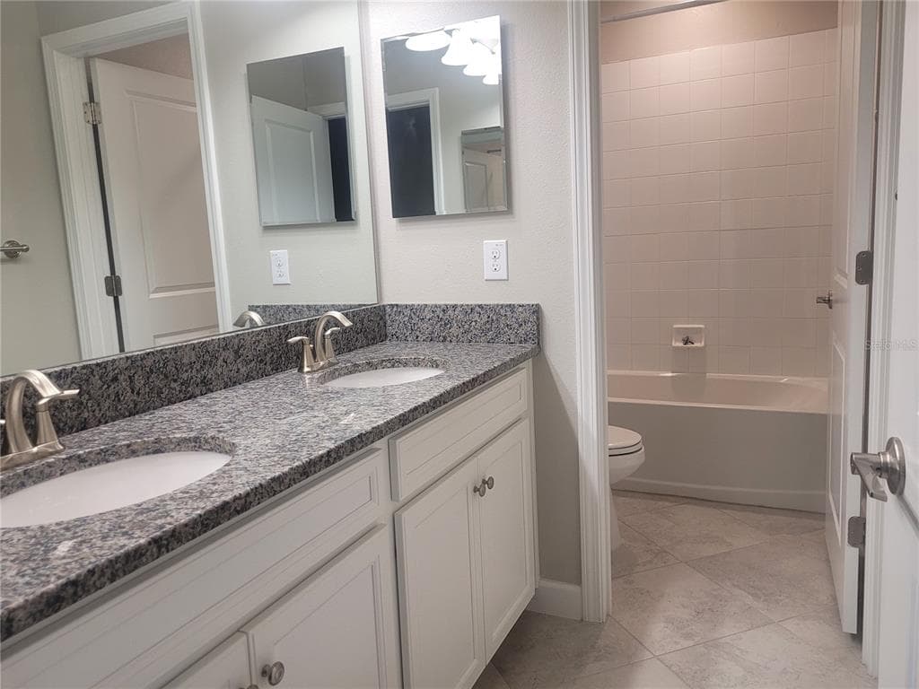 4715 COACHFORD DRIVE WESLEY CHAPEL, FL 33543