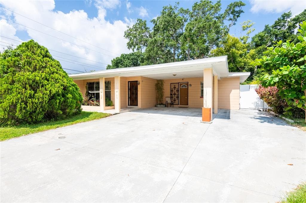 4804 N FREMONT AVENUE TAMPA, FL 33603