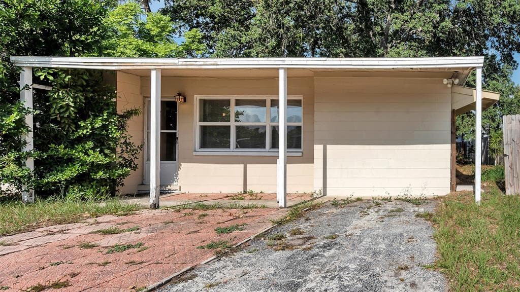 8857 93RD STREET SEMINOLE, FL 33777