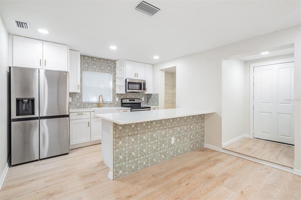 403 E HUGH STREET UNIT 1 TAMPA, FL 33603