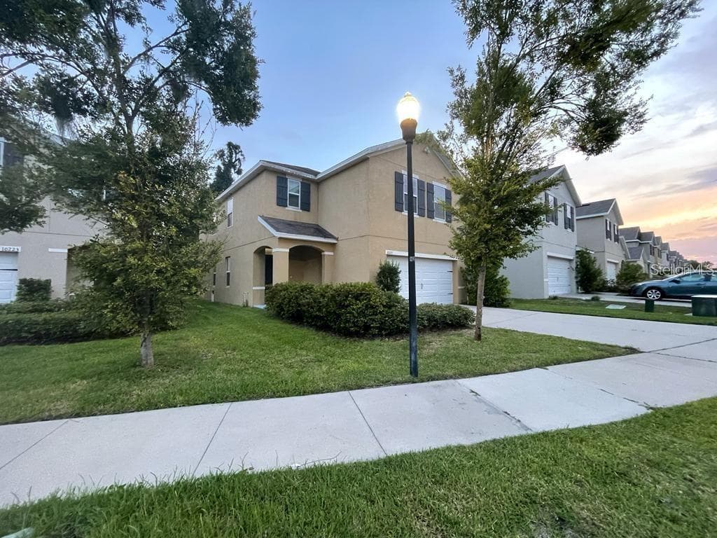 10221 HAWK STORM AVENUE TAMPA, FL 33610
