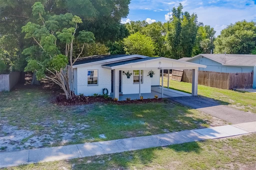 8561 MOCKINGBIRD LANE SEMINOLE, FL 33777