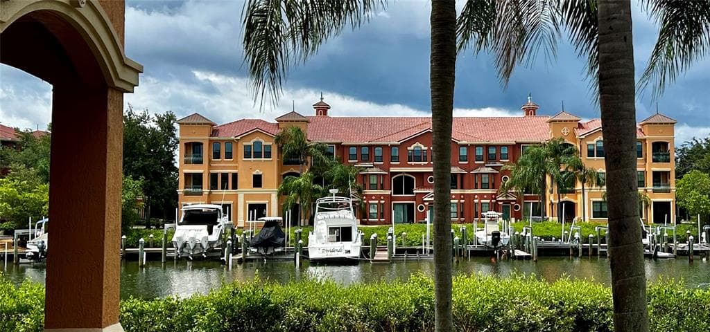 2738 VIA TIVOLI UNIT 215A CLEARWATER, FL 33764