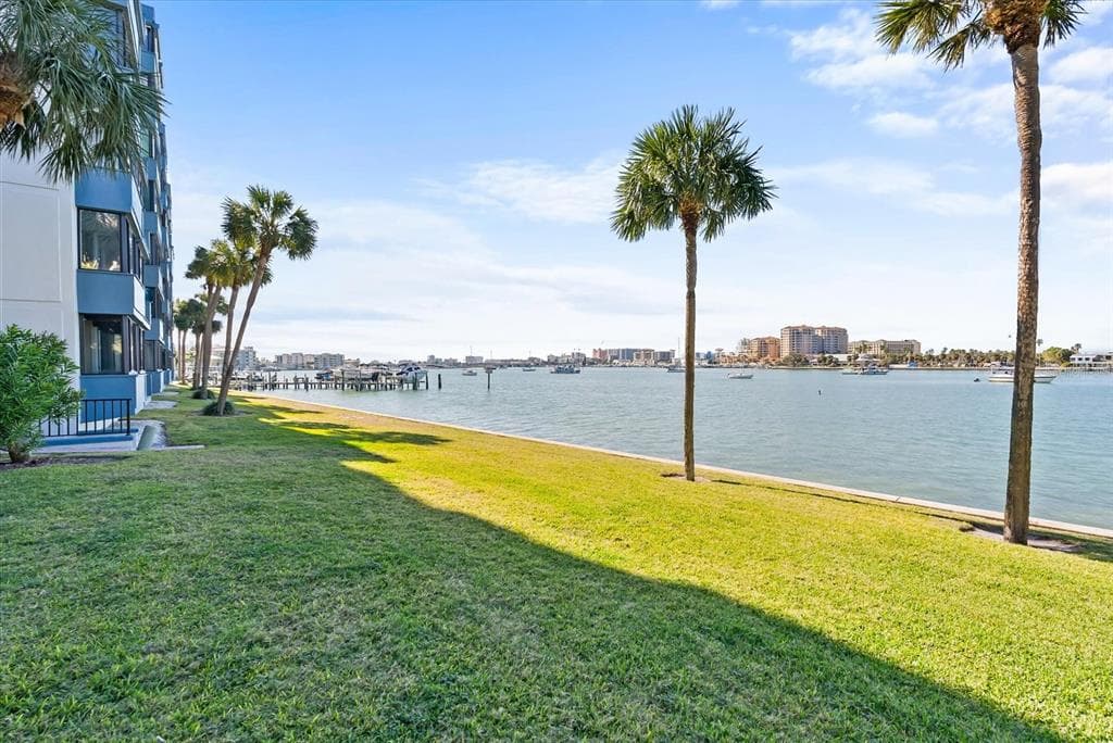 644 ISLAND WAY UNIT 304 CLEARWATER BEACH, FL 33767