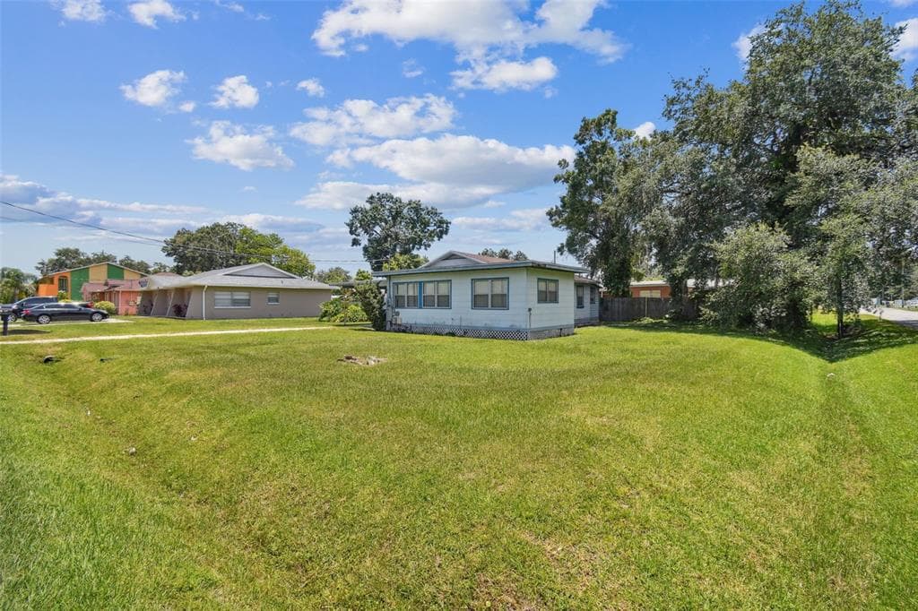 2922 W GIDDENS AVENUE TAMPA, FL 33614