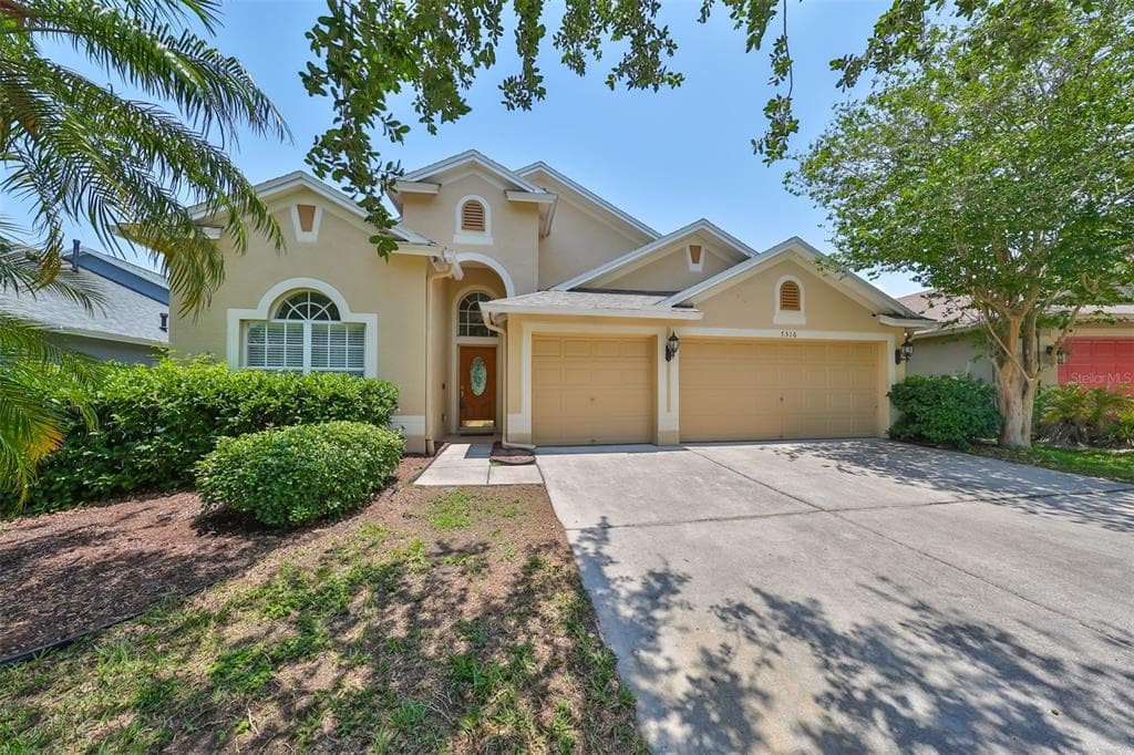 7316 GUILFORD PINE LANE APOLLO BEACH, FL 33572