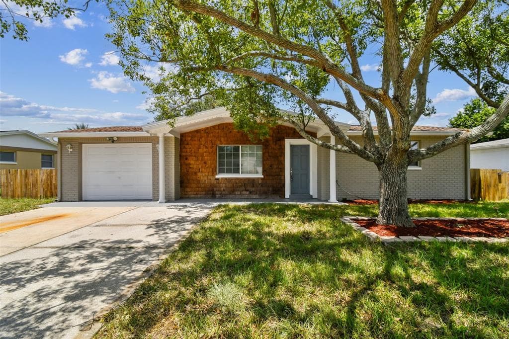 3353 COLUMBUS DR HOLIDAY, FL 34691