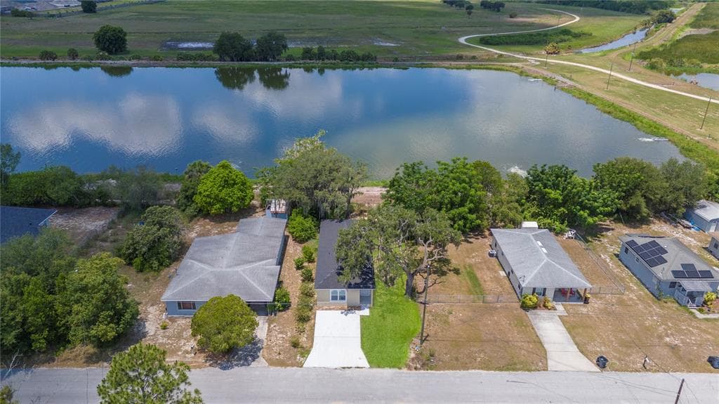 143 W NORTHSIDE DRIVE LAKE WALES, FL 33853