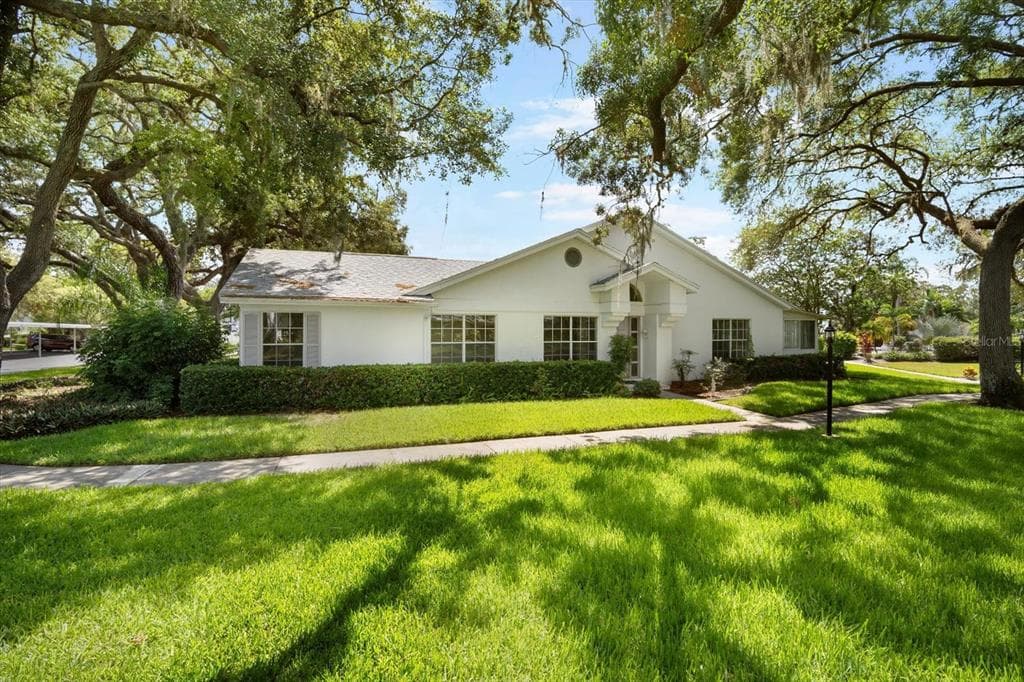 2910 FEATHERSTONE DRIVE HOLIDAY, FL 34691