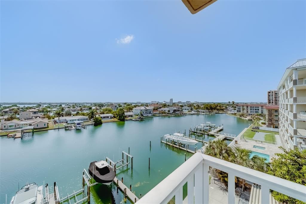 223 ISLAND WAY UNIT 6E CLEARWATER BEACH, FL 33767