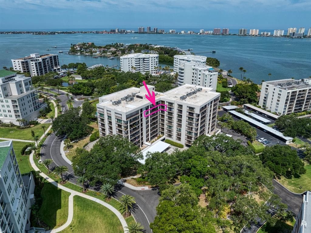 150 BELLEVIEW BOULEVARD UNIT 704 BELLEAIR, FL 33756