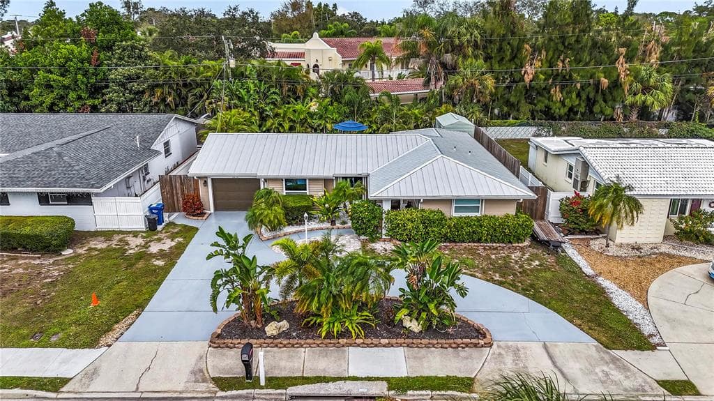 3215 BAYSHORE GARDENS PARKWAY BRADENTON, FL 34207