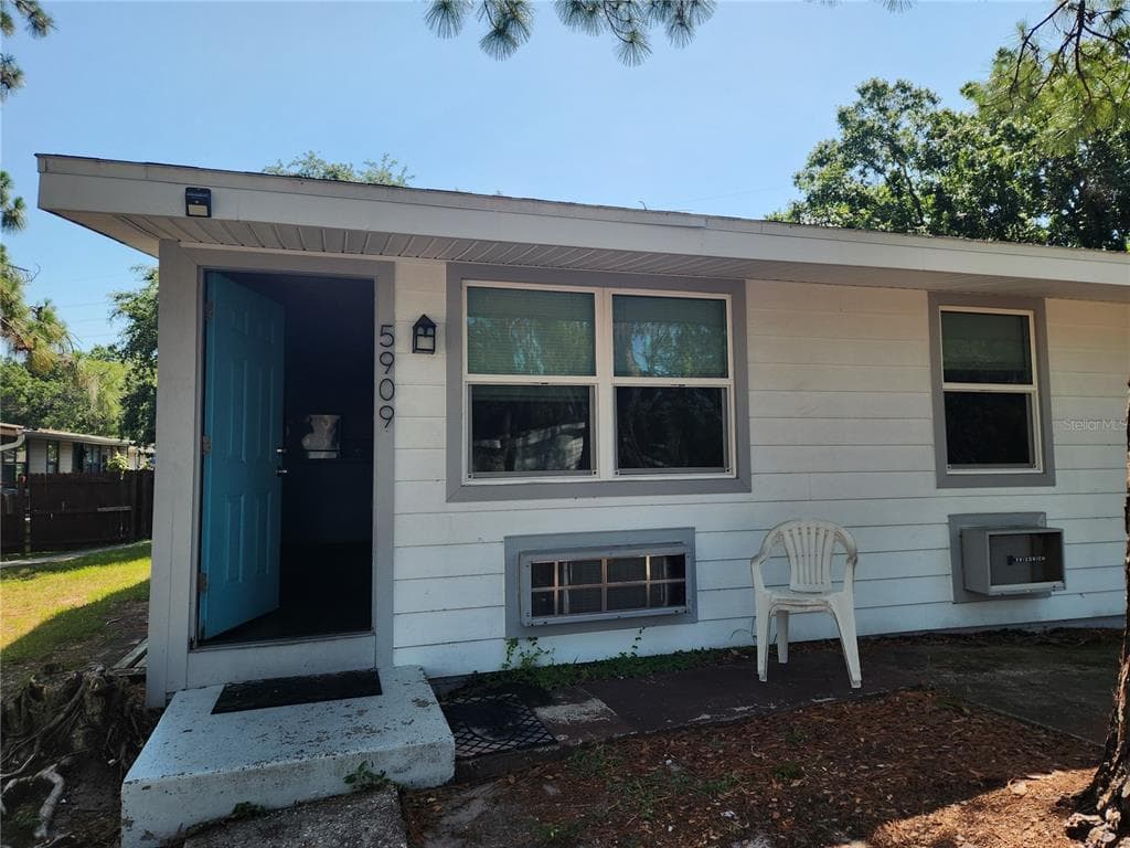 5901 BRYCE LANE UNIT 5909 TAMPA, FL 33615
