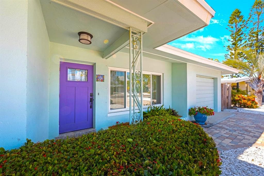 304 160TH TERRACE REDINGTON BEACH, FL 33708