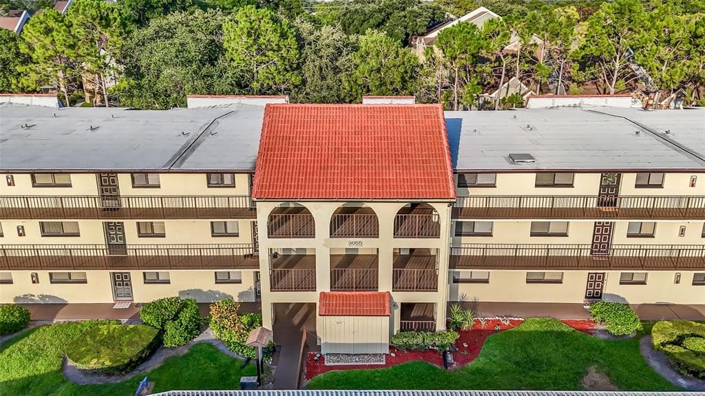3055 CASA DEL SOL CIRCLE UNIT 104 CLEARWATER, FL 33761