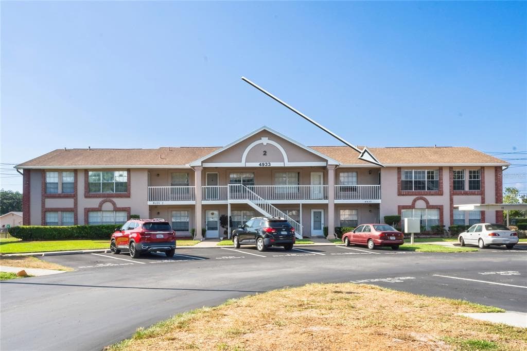 4933 MYRTLE OAK DRIVE UNIT 24 NEW PORT RICHEY, FL 34653