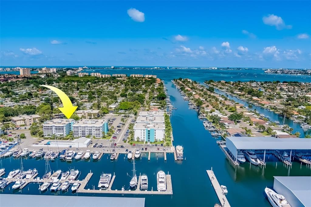 4910 38TH WAY S UNIT 207 ST PETERSBURG, FL 33711
