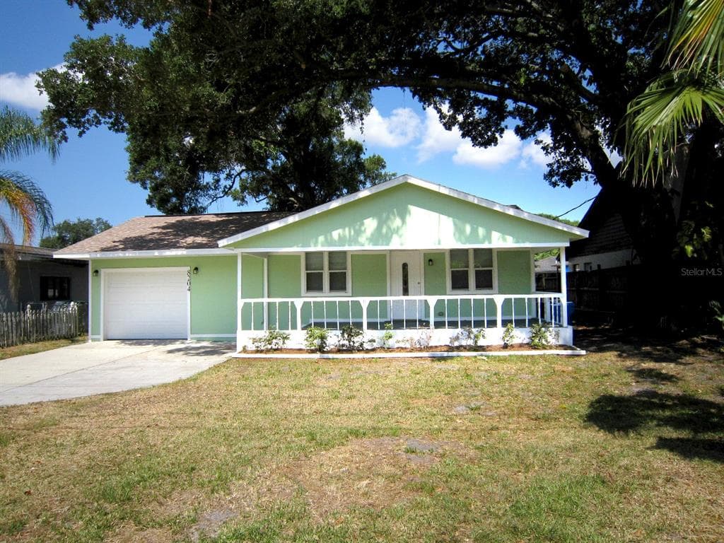8204 N THATCHER AVENUE TAMPA, FL 33614