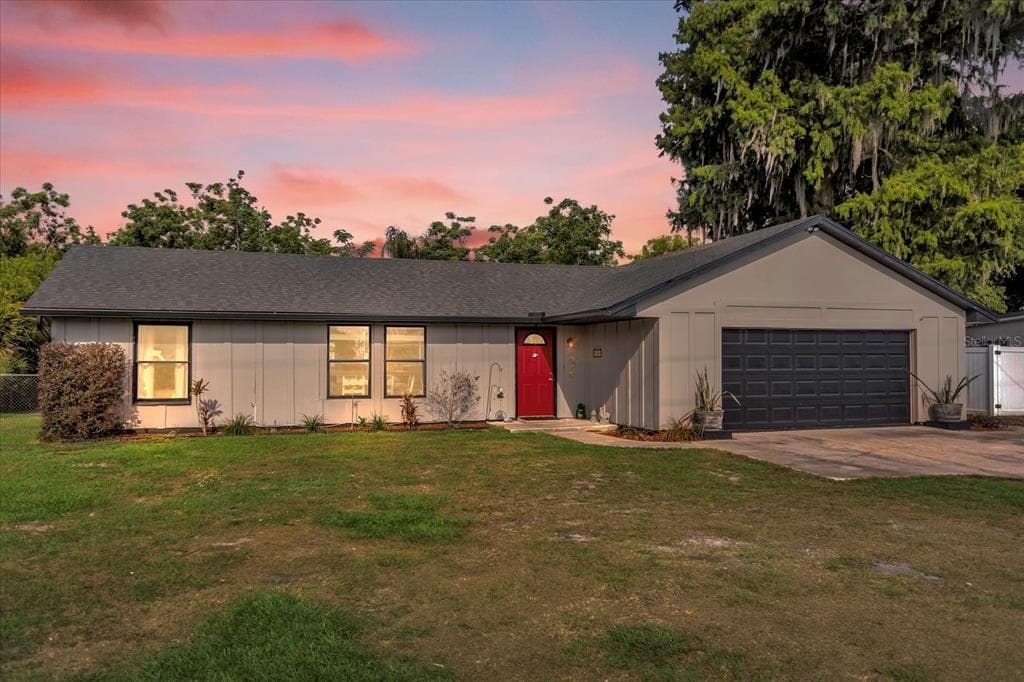 1224 E LAKE SHORE BOULEVARD KISSIMMEE, FL 34744