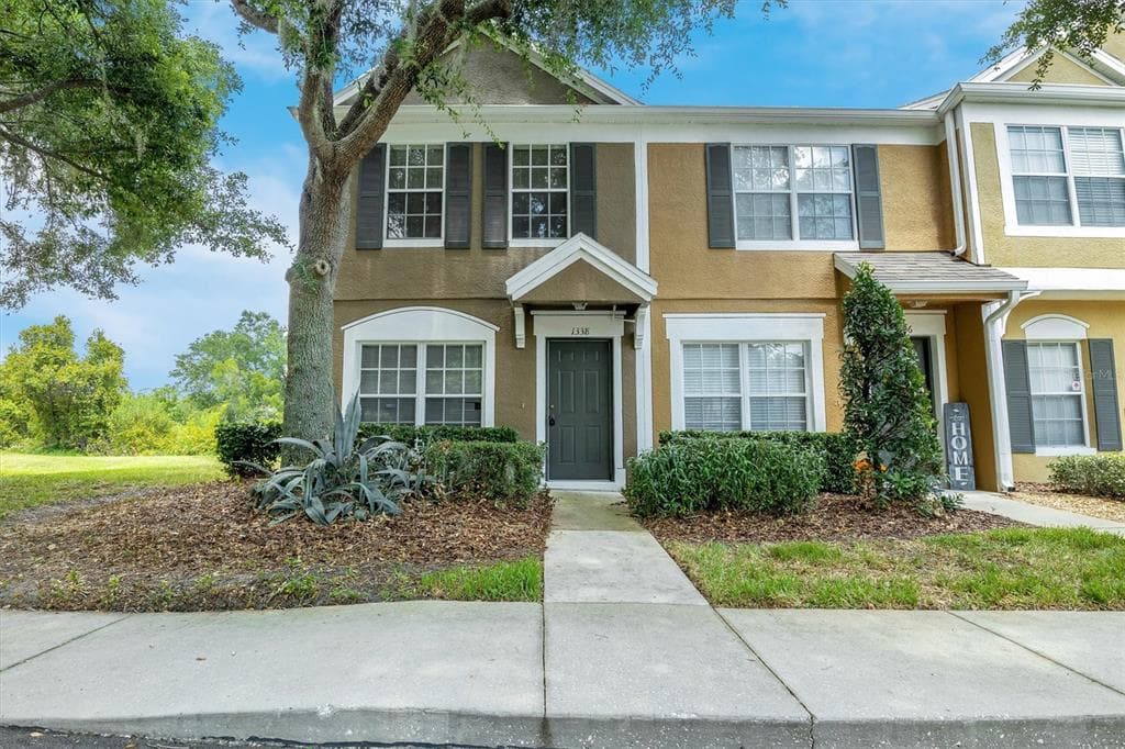 1338 STANDRIDGE DRIVE WESLEY CHAPEL, FL 33543