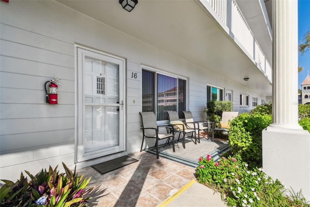 2450 CANADIAN WAY UNIT 16 CLEARWATER, FL 33763