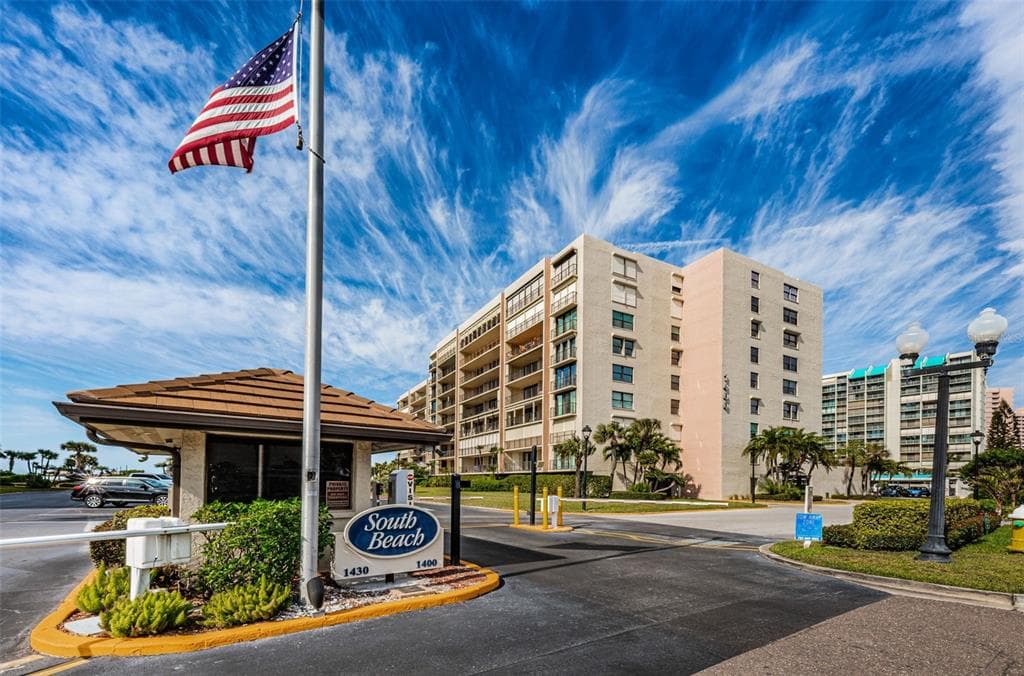 1400 GULF BOULEVARD UNIT 206 CLEARWATER BEACH, FL 33767