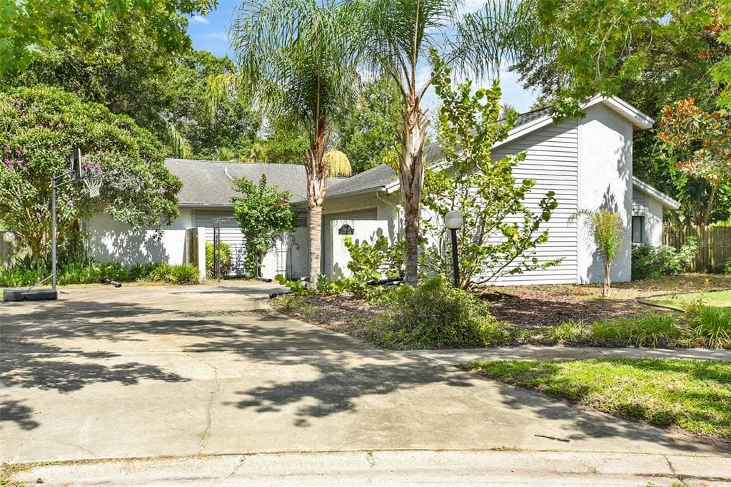 3207 TARABROOK DRIVE TAMPA, FL 33618