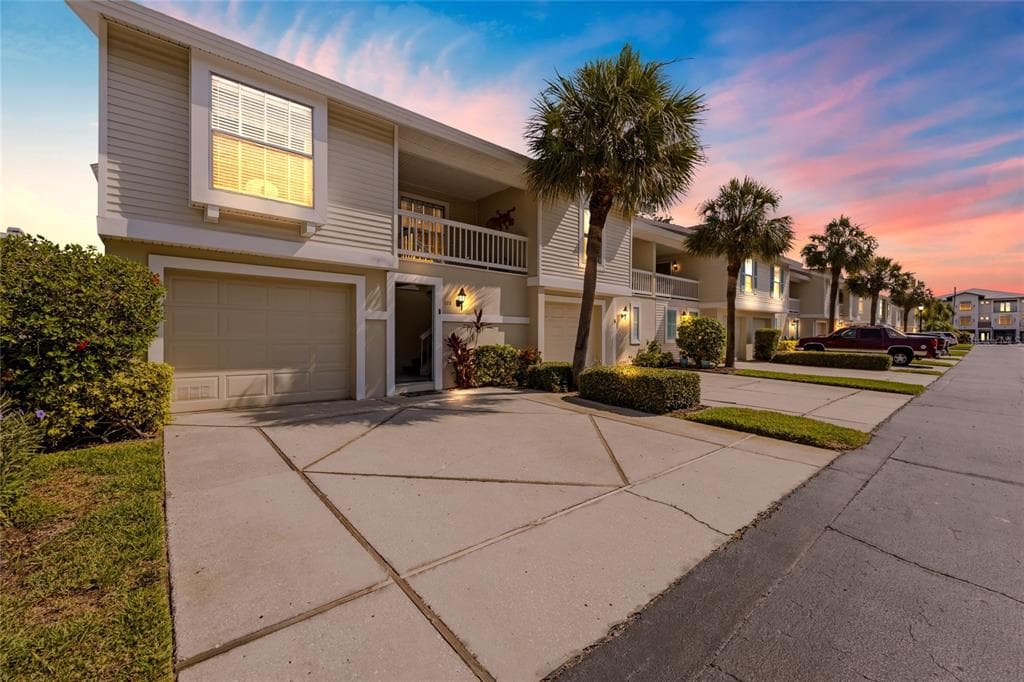 220 SUN VISTA COURT N TREASURE ISLAND, FL 33706