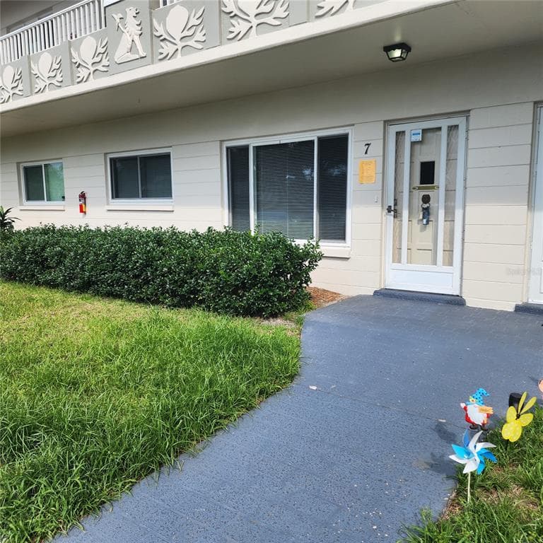 2363 ISRAELI DRIVE UNIT 7 CLEARWATER, FL 33763