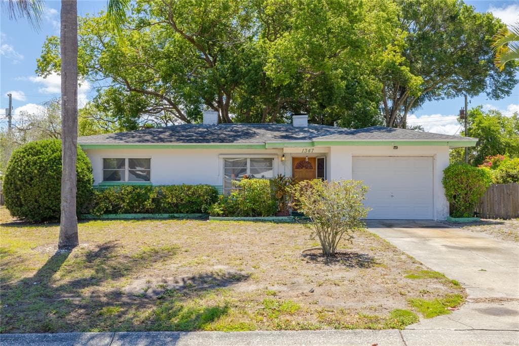 1347 BUCKINGHAM DRIVE CLEARWATER, FL 33756